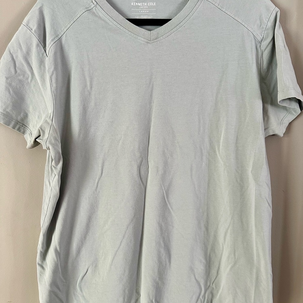 Kenneth Cole Light Gray V-Neck T-Shirt